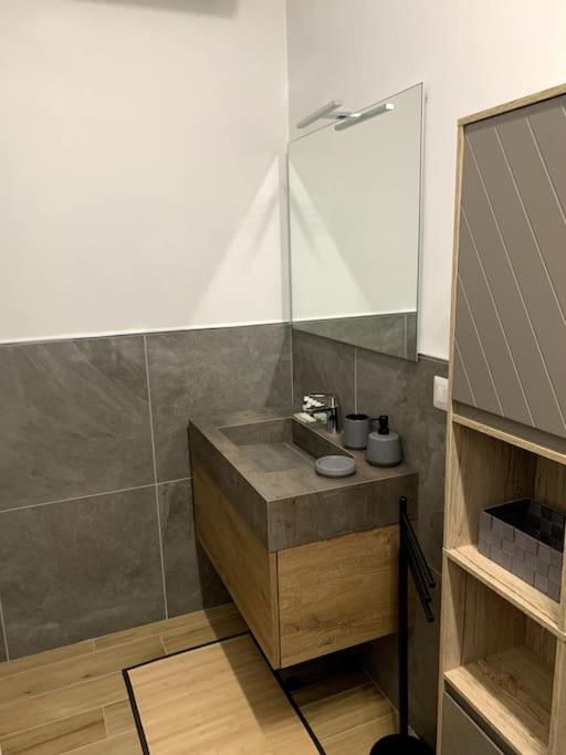 Appartamento Con Terrazzo Sui Tetti Milanesi Экстерьер фото