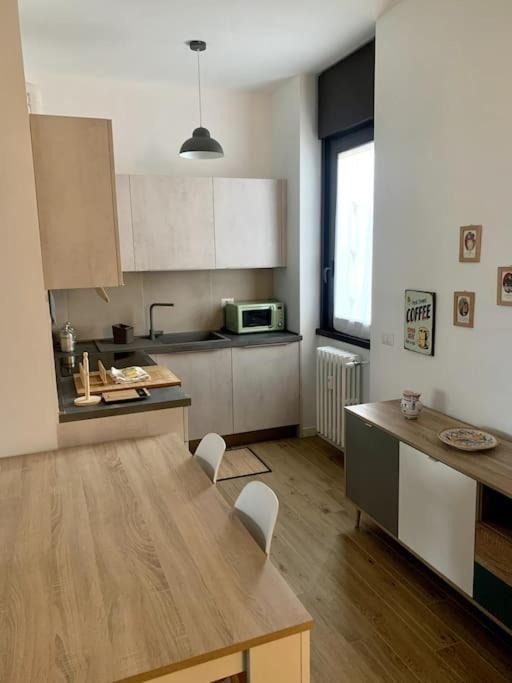 Appartamento Con Terrazzo Sui Tetti Milanesi Экстерьер фото